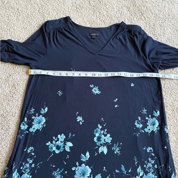 J.Jill Wearever V Neck Floral Tunic Boho Navy Blue Shirred Size Medium tall MT - Picture 13 of 16
